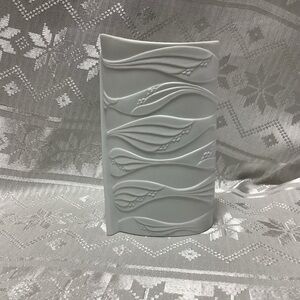 Kaiser Vase Pottery Porcelain Signature  #0662